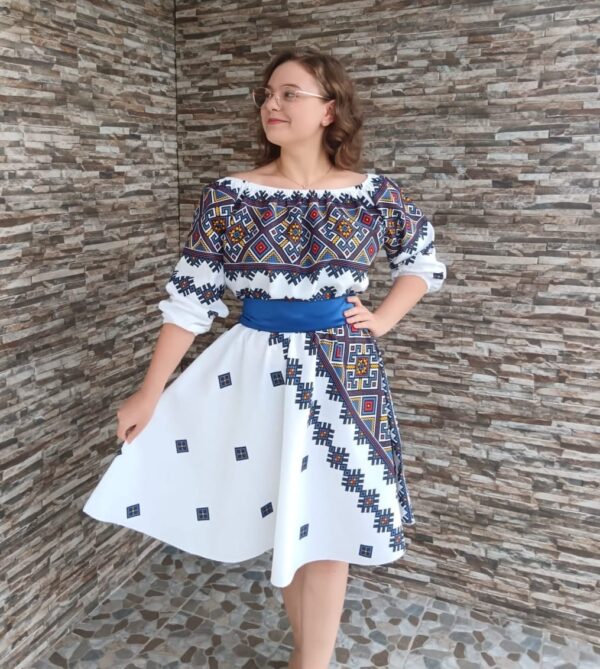 Rochie cu motive tradiționale „Ilinca”